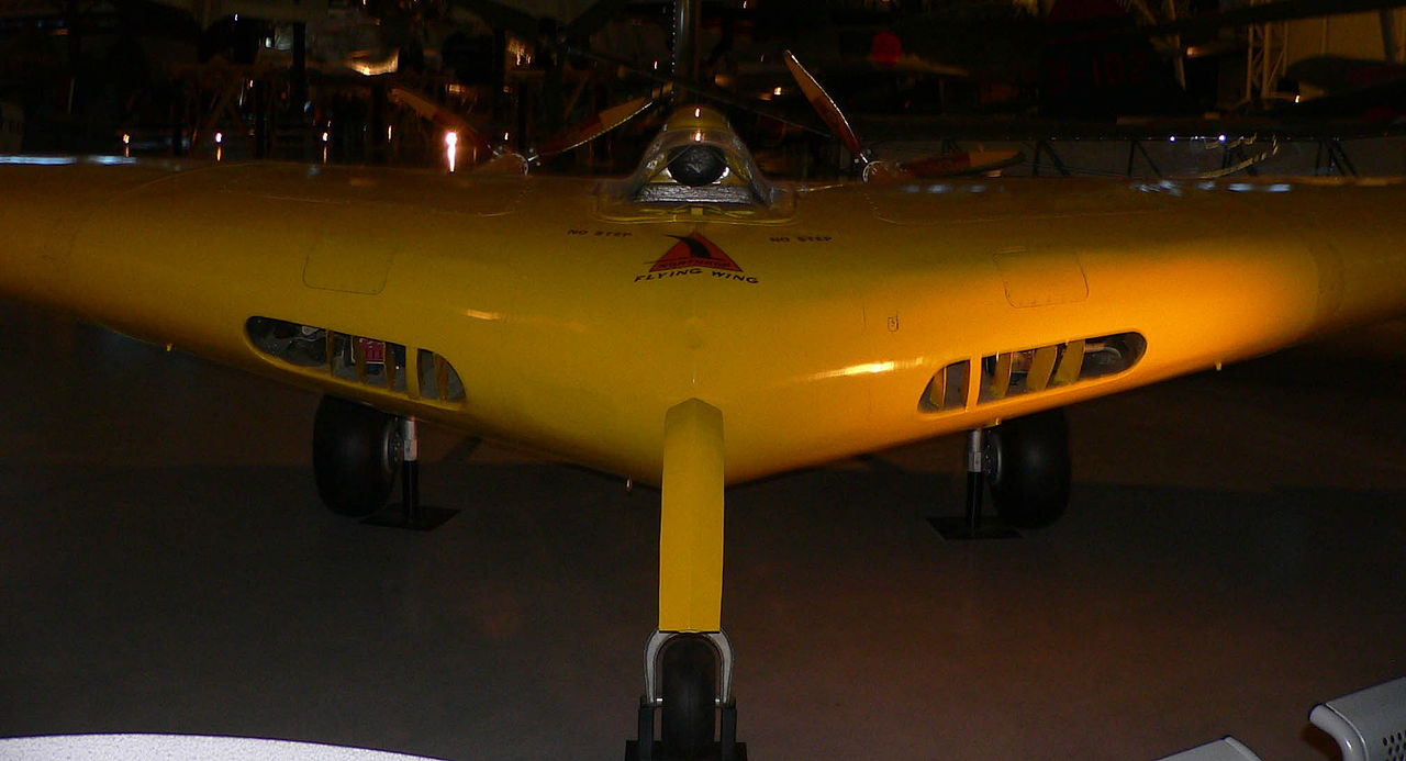 Northrop N-1M sans dièdre vu de front