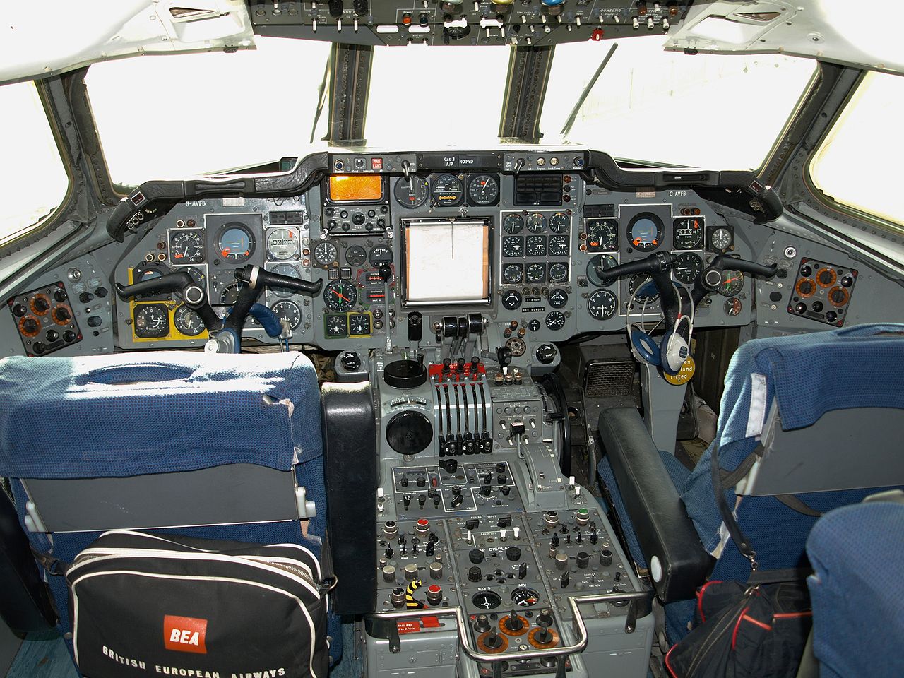 De Havilland DH-121 Trident 2E - Cockpit