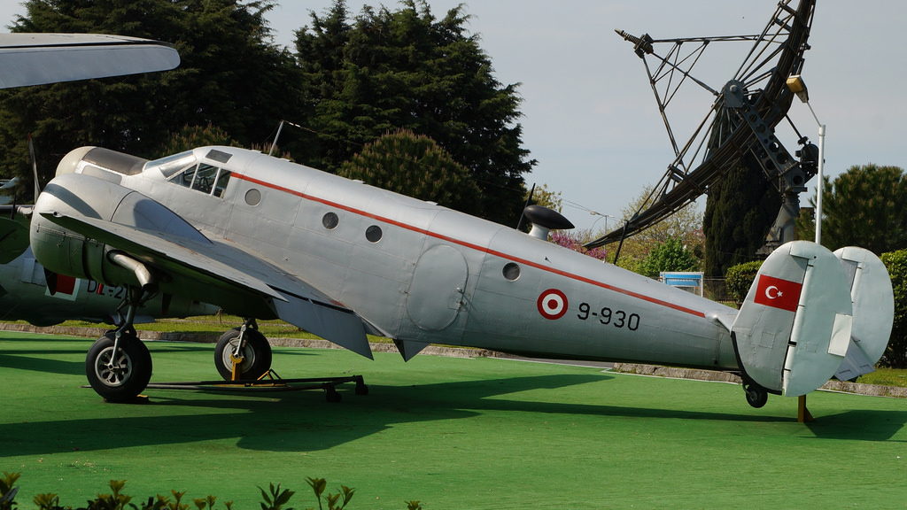 Beech 18 (AT-11) turc