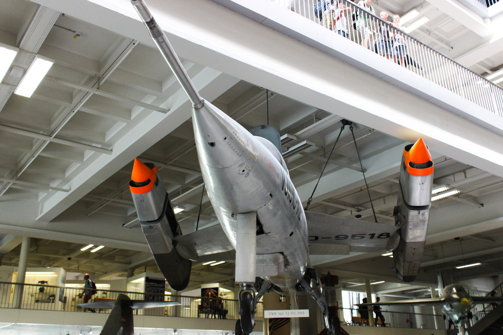 EWR VJ-101C - Prototype X2 vu en contre-plongée