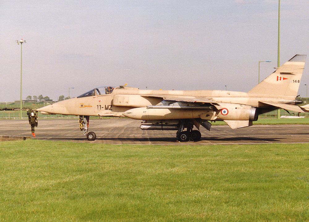 SEPECAT Jaguar A français avec un camouflage sable
