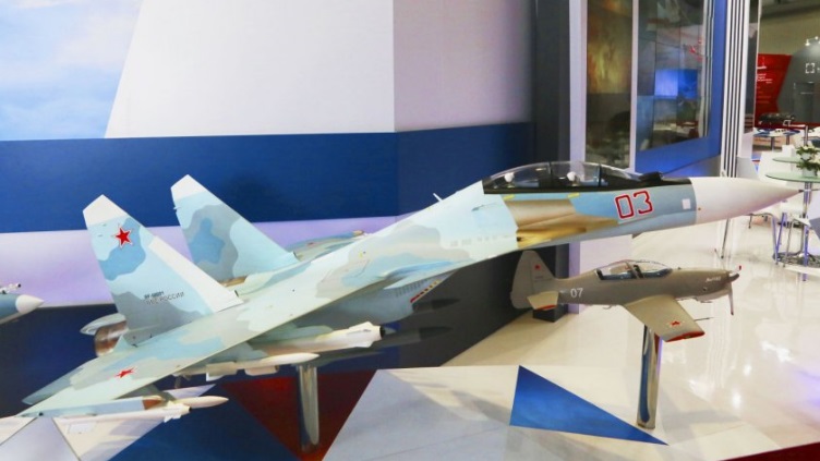 Sukhoï Su-30SME - Maquette vu de côté