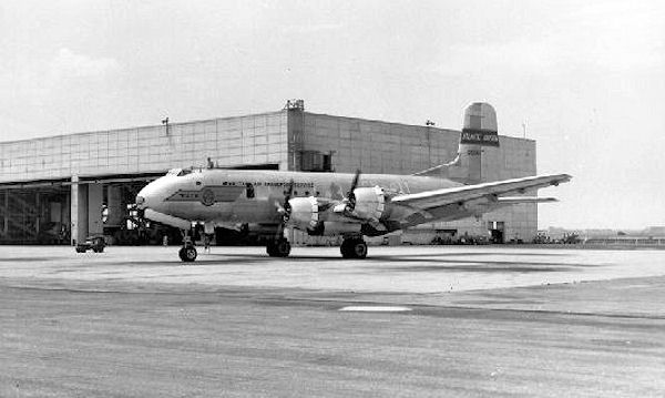 Douglas C-74 Globemaster au sol