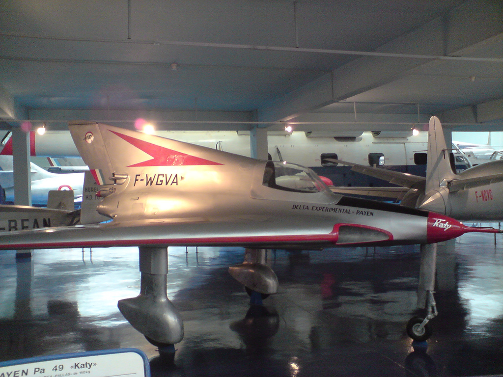 Payen Pa-49B exposé vu de côté