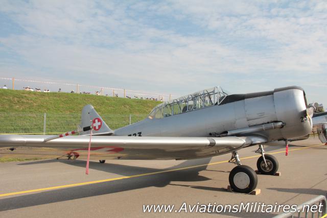 North American T-6 Texan (Harvard Mk IIB) suisse par Jericho