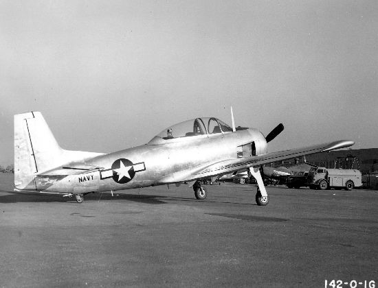 North American XSN2J au sol vu de l'arrière