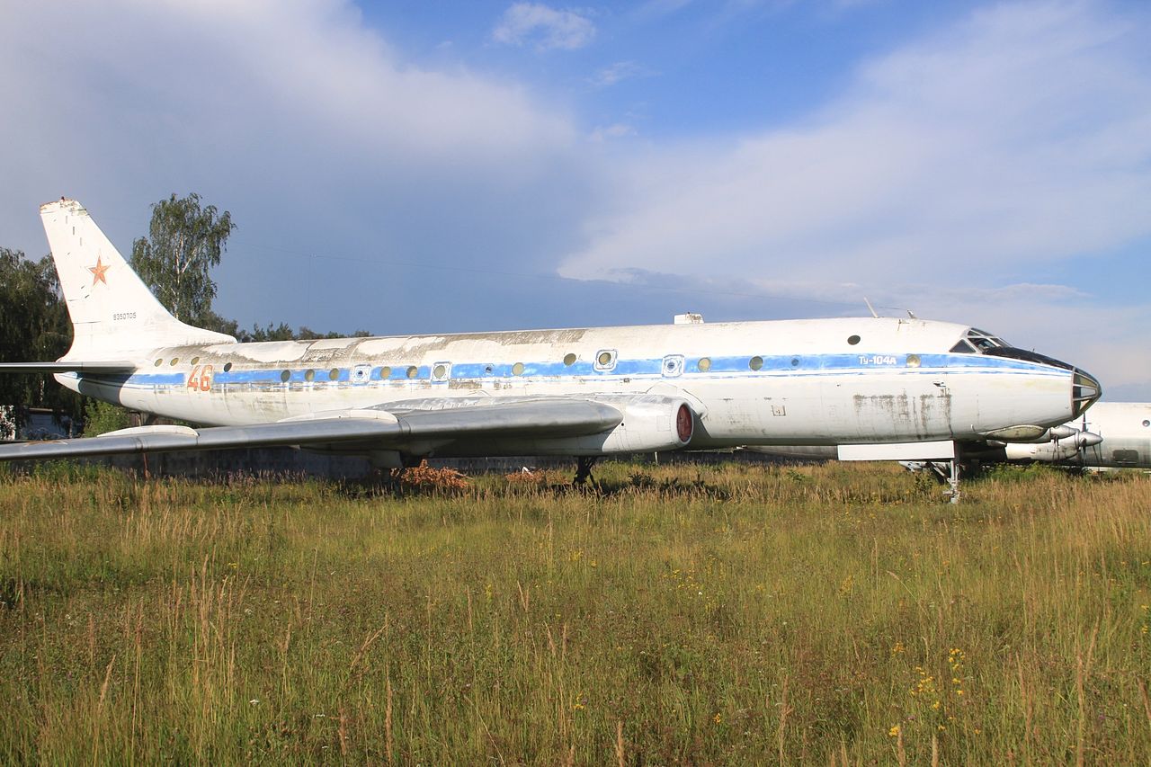 Tupolev Tu-104AK Camel soviétique