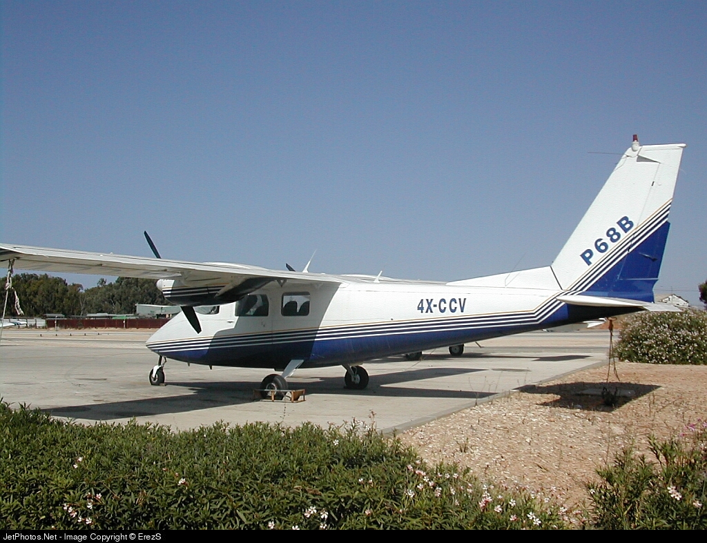 Partenavia P.68B vu de l'arrière