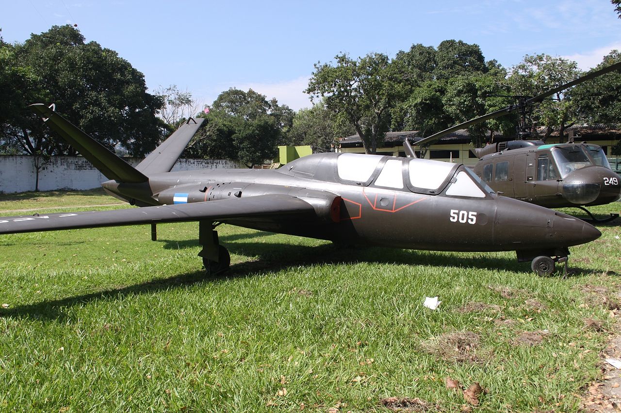 Fouga CM-170R Magister salvadorien