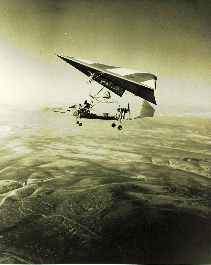 Ryan XV-8 en vol vu de côté