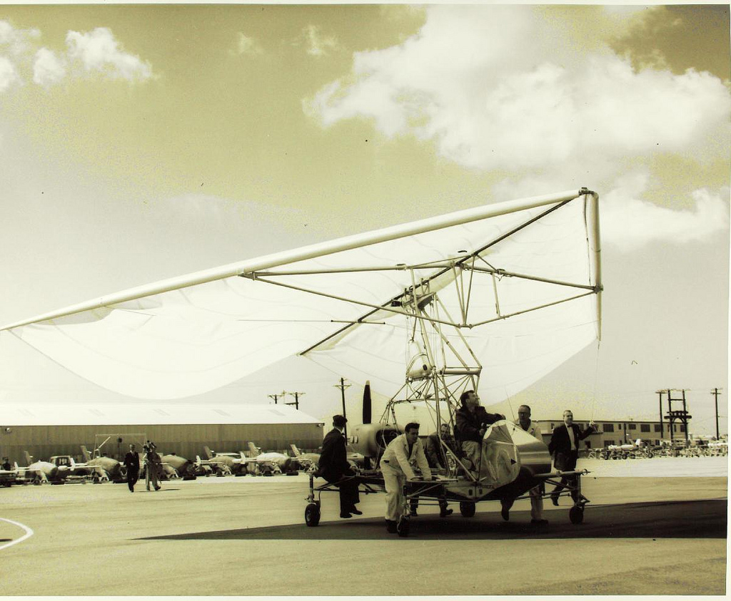 Ryan XV-8 au roulage