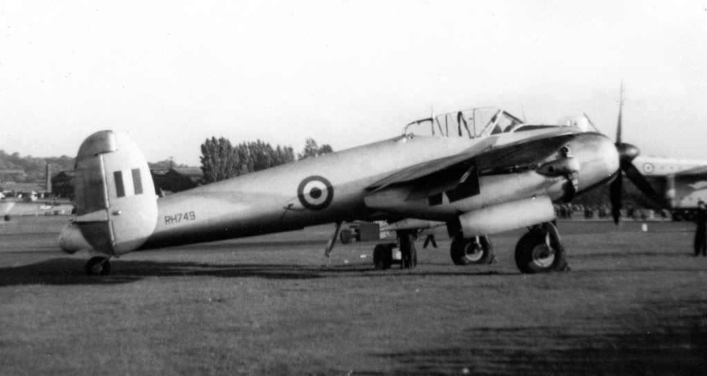 Bristol Brigand Mk I de la RAF au sol