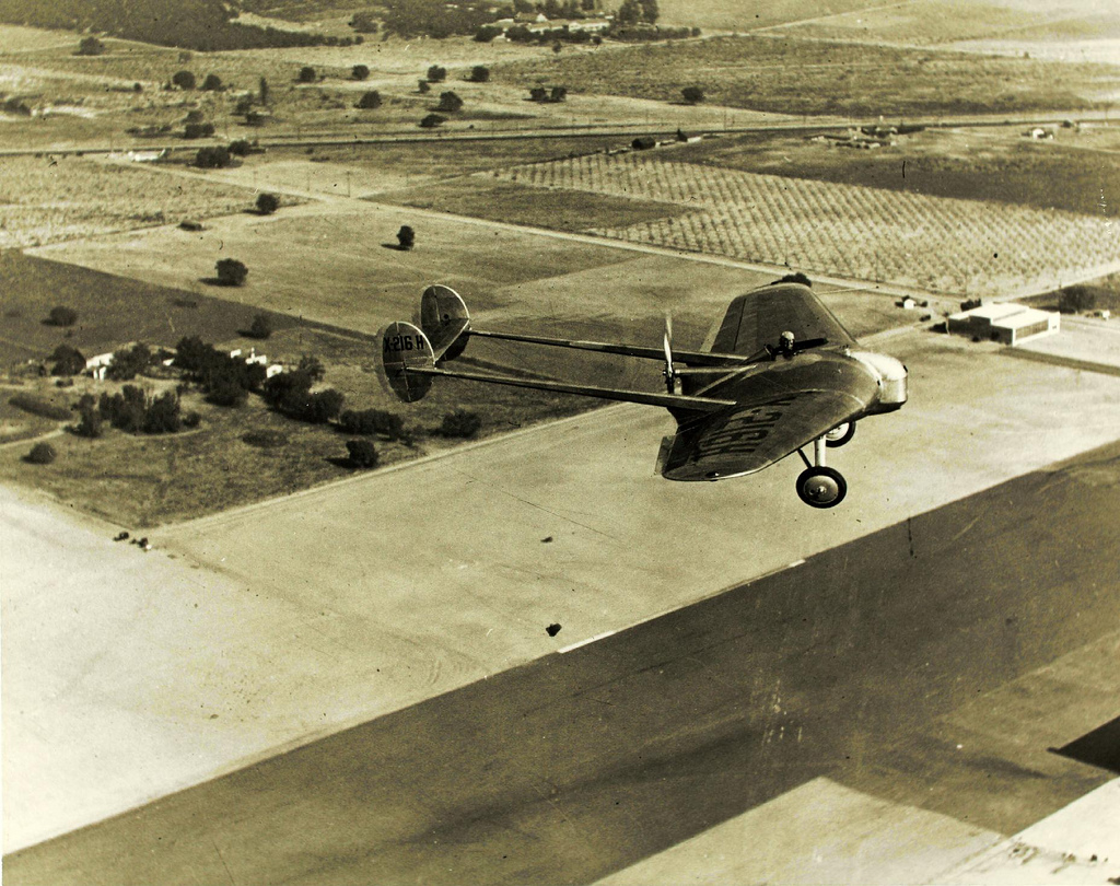 Northrop X-216H en vol vu de côté