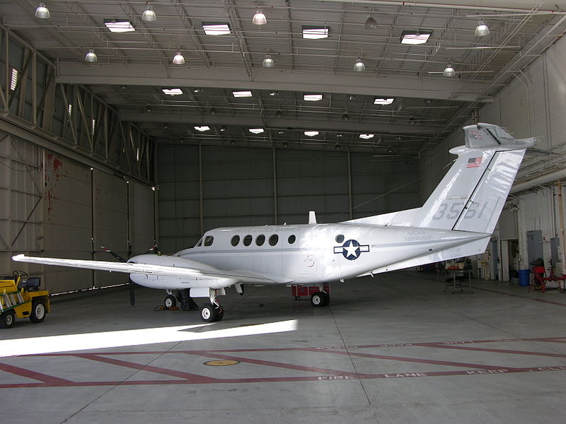 Beech UC-12F Huron de l'US Navy au sol