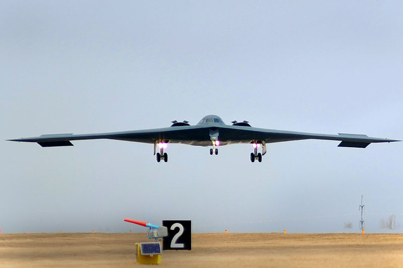 Northrop B-2A Spirit de l'USAF à l'atterrissage