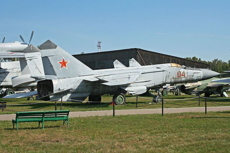 Mikoyan-Gourevitch MiG-25PD soviétique exposé
