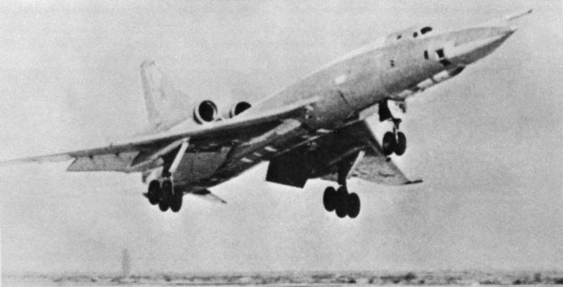 Tupolev Tu-22 Blinder à l'atterrissage