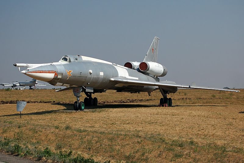 Tupolev Tu-22PD Blinder soviétique exposé à Engels