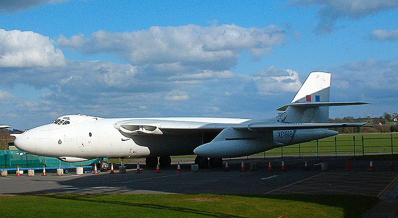 Vickers 660 Valiant B.1 blanc de la RAF exposé