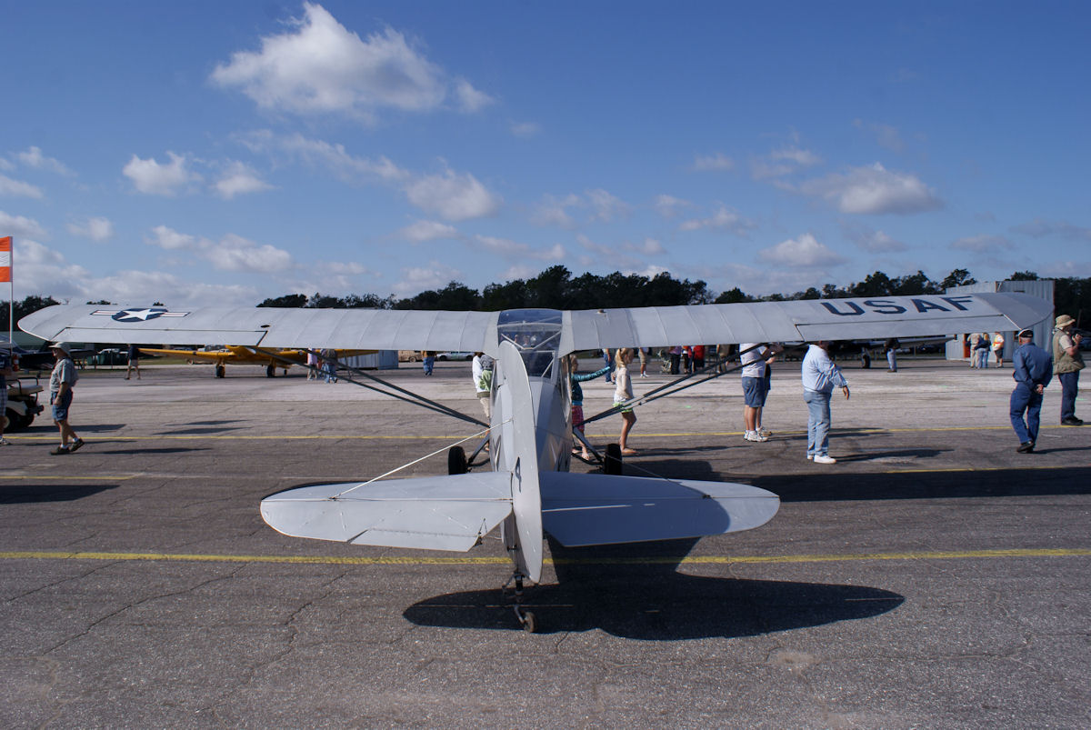 Aeronca L-16A vu de derrière