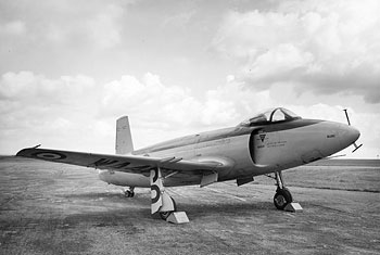 Supermarine Attacker F.1 de la Royal Navy au sol
