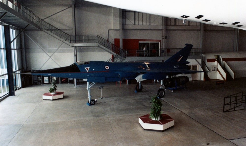 Fairey FD.2 (BAC 221) vu de côté