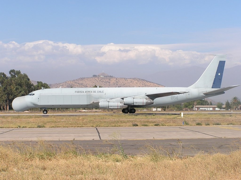 Boeing 707-385C (EC-707 Cóndor) chilien au sol