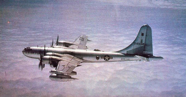 Boeing B-50 Superfortress (KB-50J) de l'USAF en vol