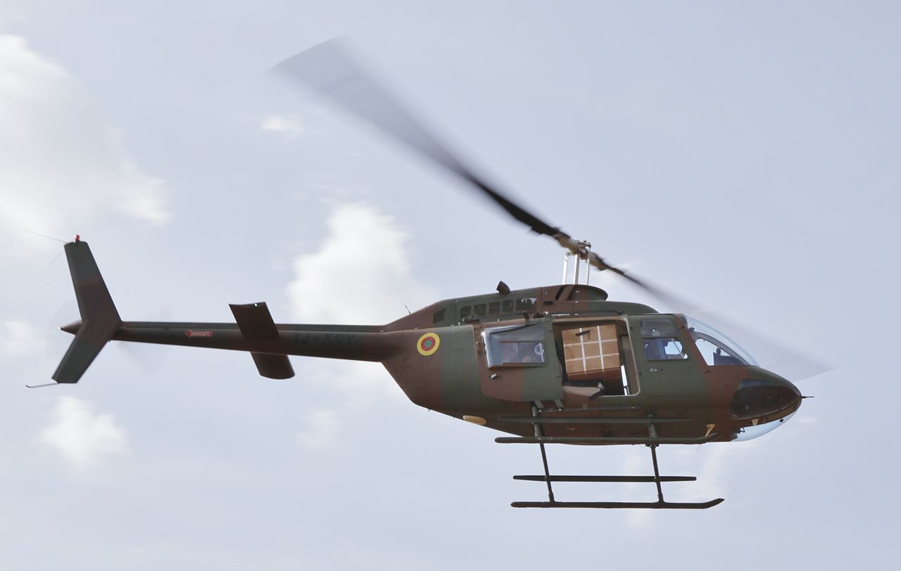 Bell 206L-3 Long Ranger III camerounais