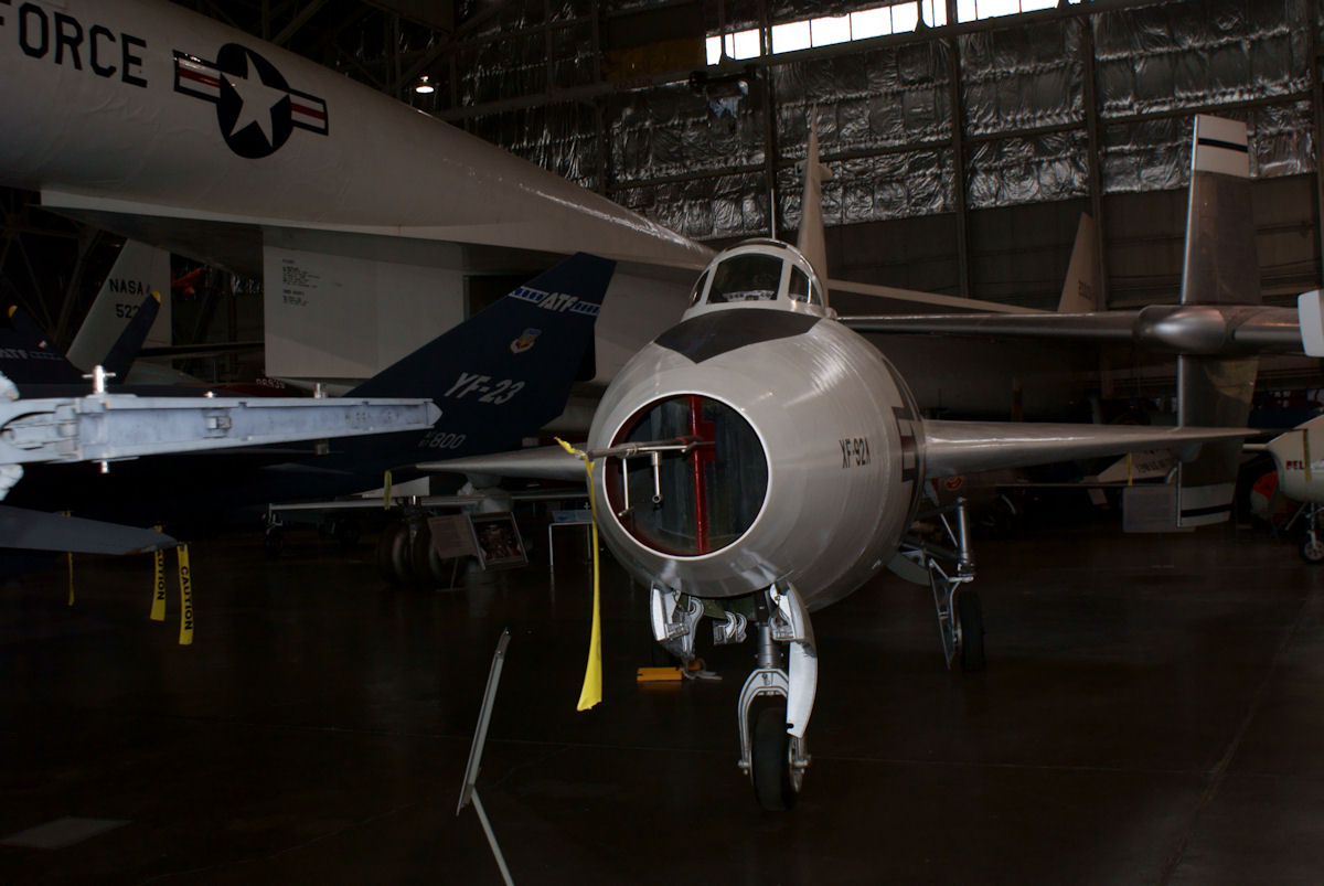 Convair XF-92A Dart préservé vu de front