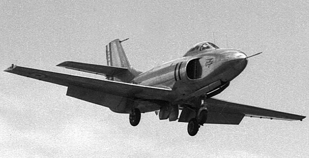 Dassault MD-450-30L Ouragan à l'atterrissage