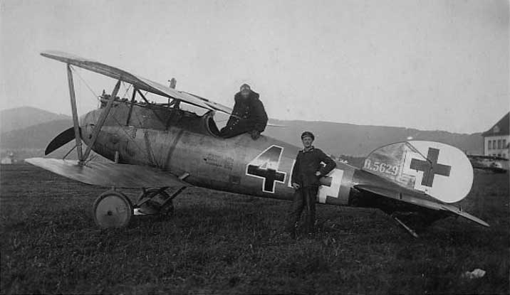 Albatros D.Va vu de profil