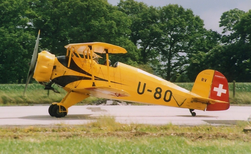 Bücker Bu 133 Jungmeister aux couleurs suisses
