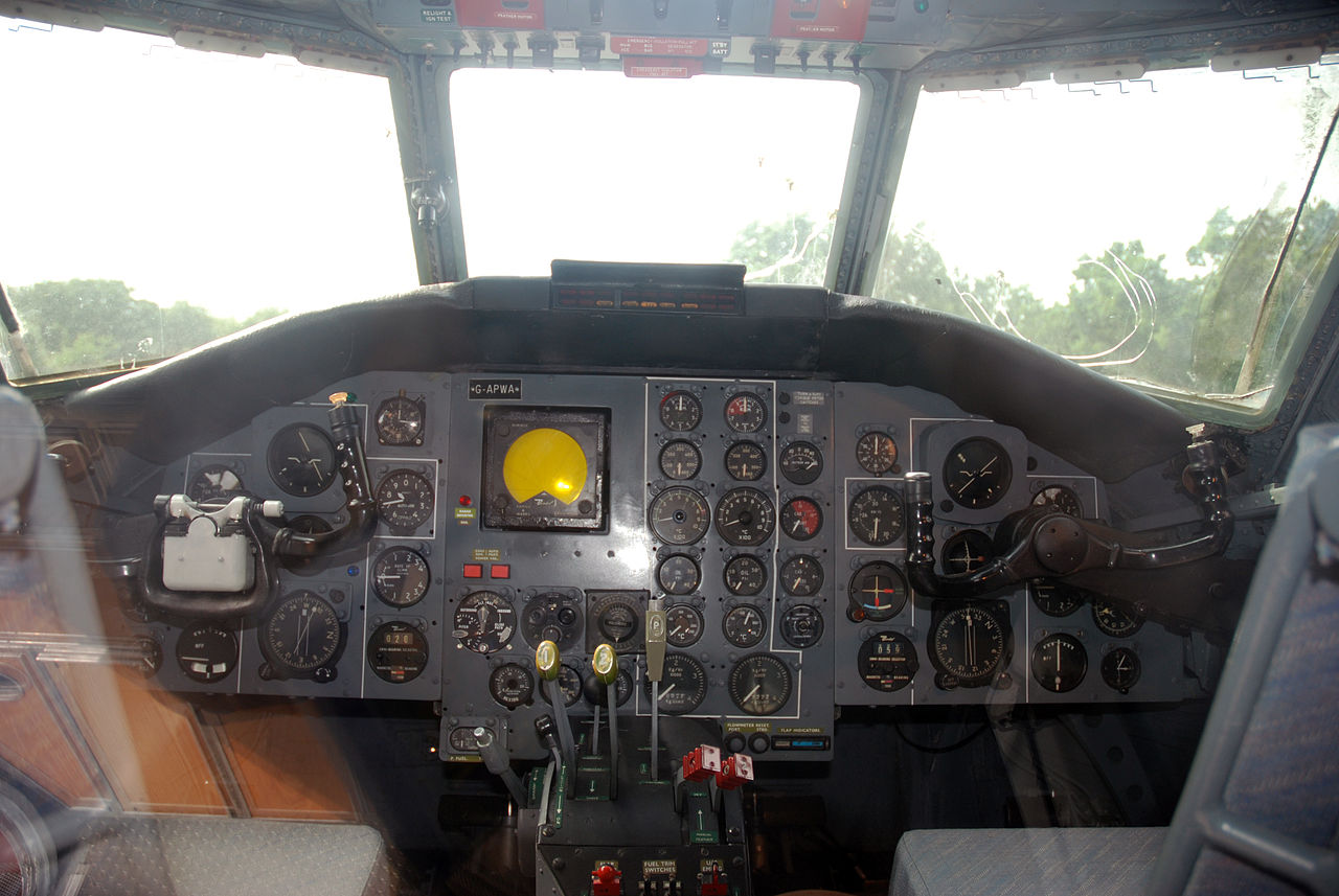 Handley Page HPR.7 Dart Herald - Cockpit