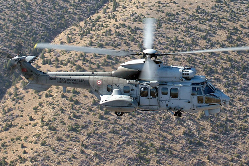 Aérospatiale AS532 AL Cougar turc en vol - Camouflage gris