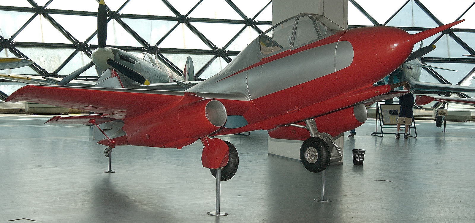 Ikarus T-451MM Strsljen II exposé