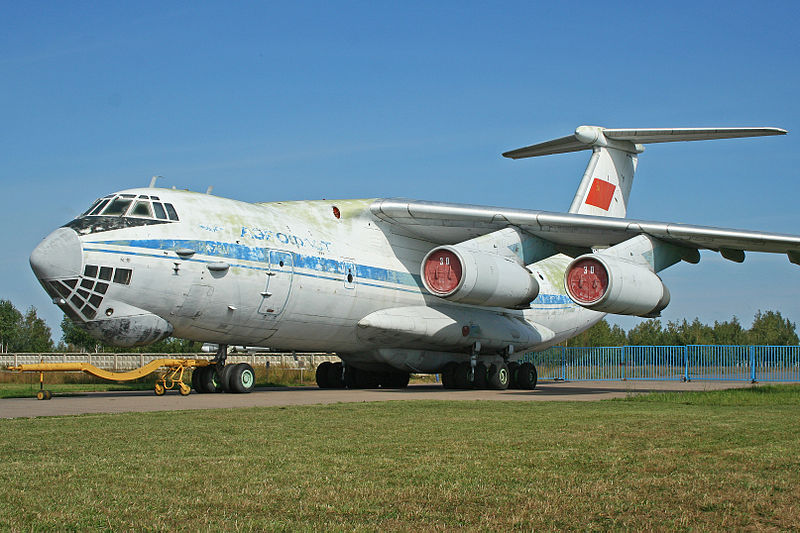 Iliouchine Il-76M exposé