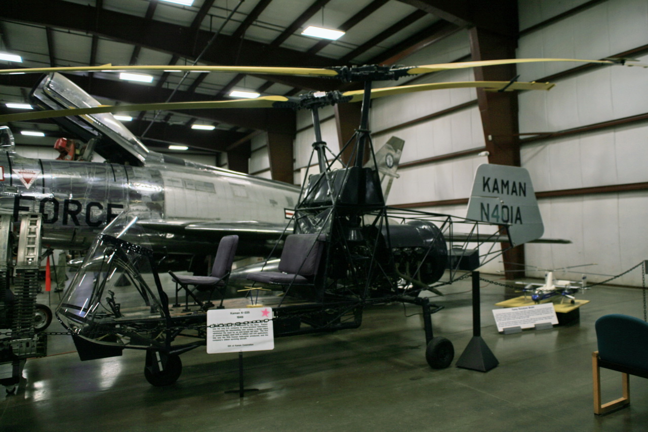 Kaman K-225 vu de côté