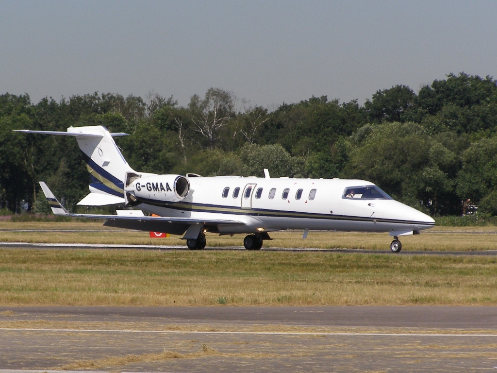 Learjet 45 civil au roulage