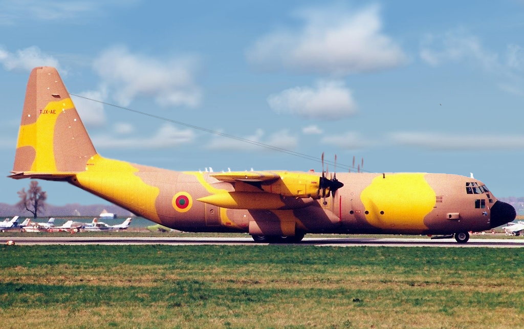 Lockheed C-130H-30 Hercules camerounais