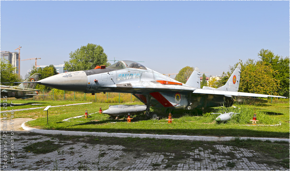 Mikoyan-Gourevitch MiG-29 Sniper par Stanak