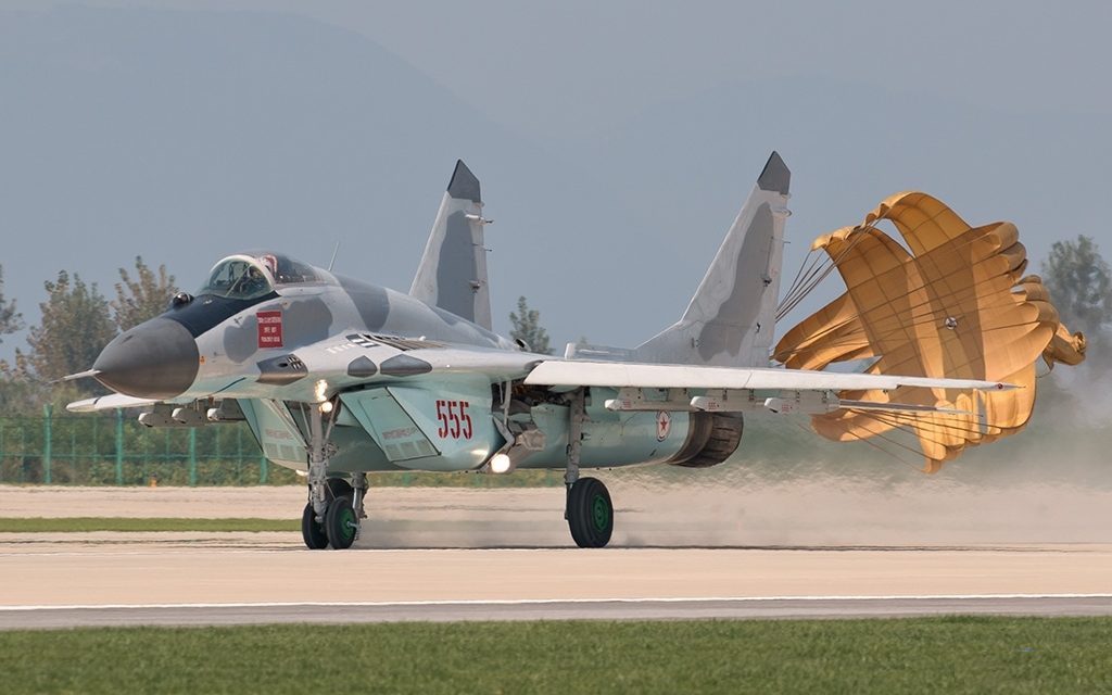 Mikoyan-Gourevitch MiG-29 nord-coréen à l'atterrissage