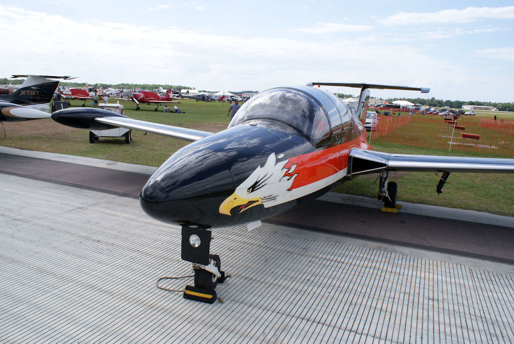 Morane-Saulnier MS.760B Paris II modernisé vu de l'avant