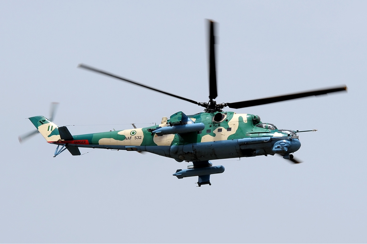 Mil Mi-35P nigérian en vol