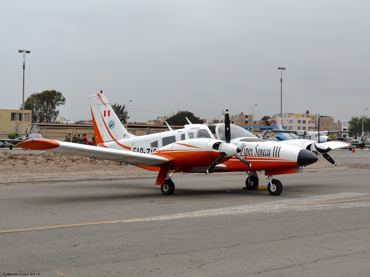 Piper PA-34-220T Seneca III péruvien