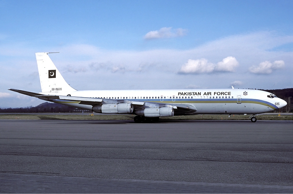 Boeing 707-351B pakistanais