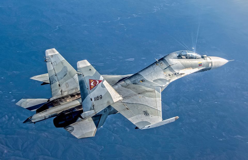 Sukhoï Su-30MKV venezuelien en vol