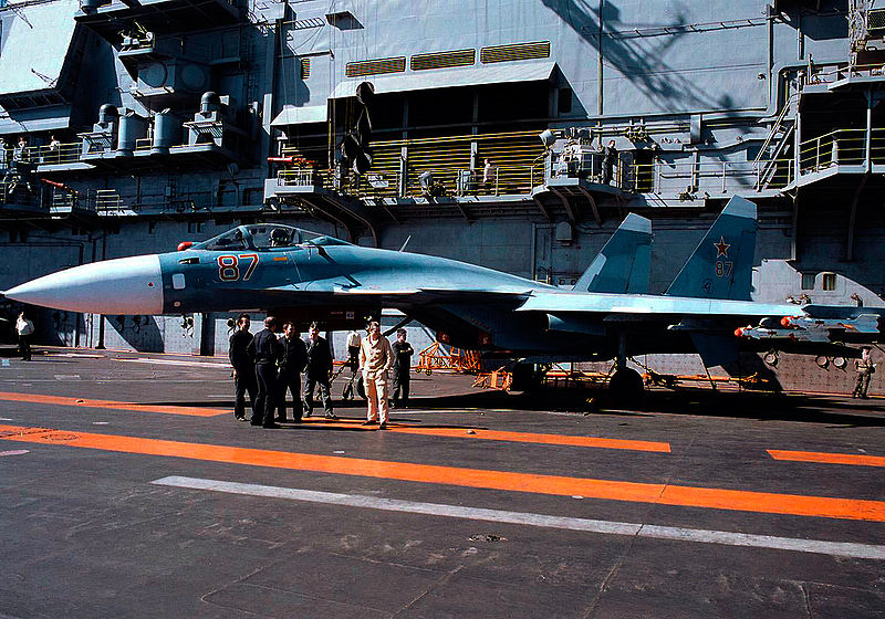 Sukhoï Su-33 de la marine russe sur le Kuznetsov