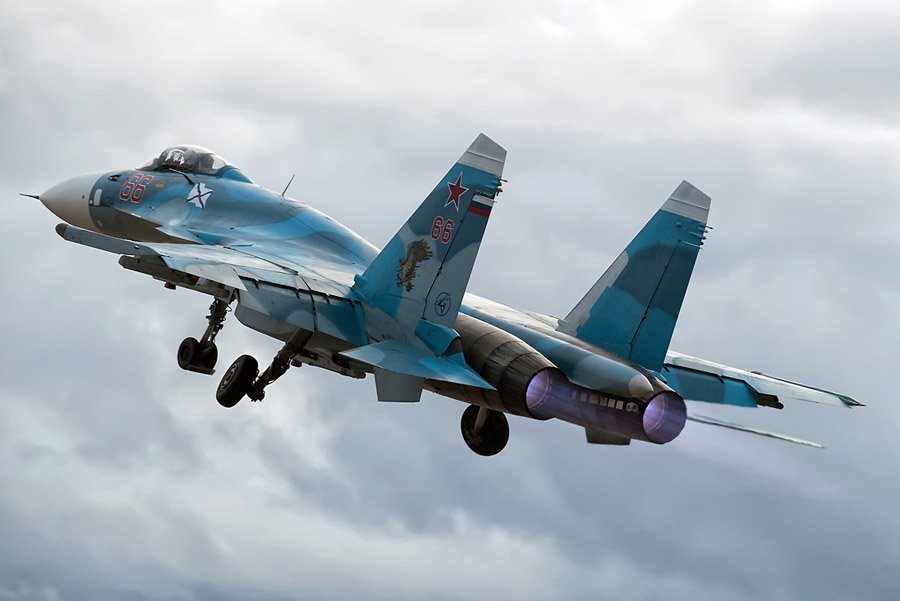 Sukhoï Su-33 de la marine russe au décollage