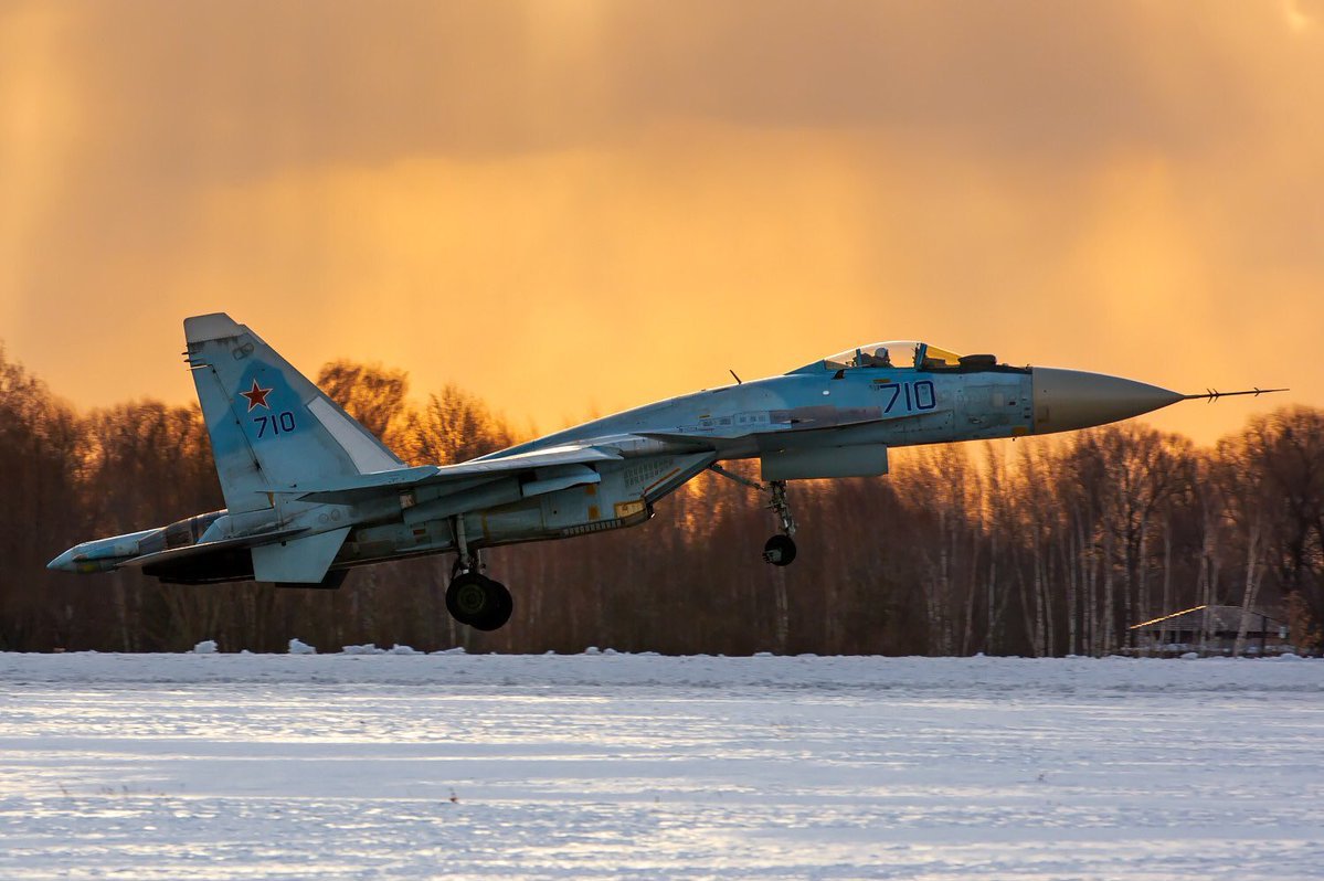Sukhoï Su-27M / Su-35 - Appareil de présérie T10M-10 au décollage